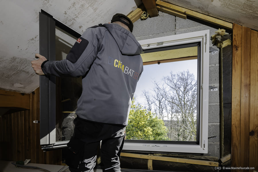 Photos du chantier de Tournay,  remplacement de toutes les menuiseries.
